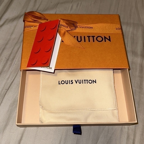 NWT Louis Vuitton 2022 Holiday Illustrate Paris Bag Charm& Key Holder-Li… - Picture 5 of 9
